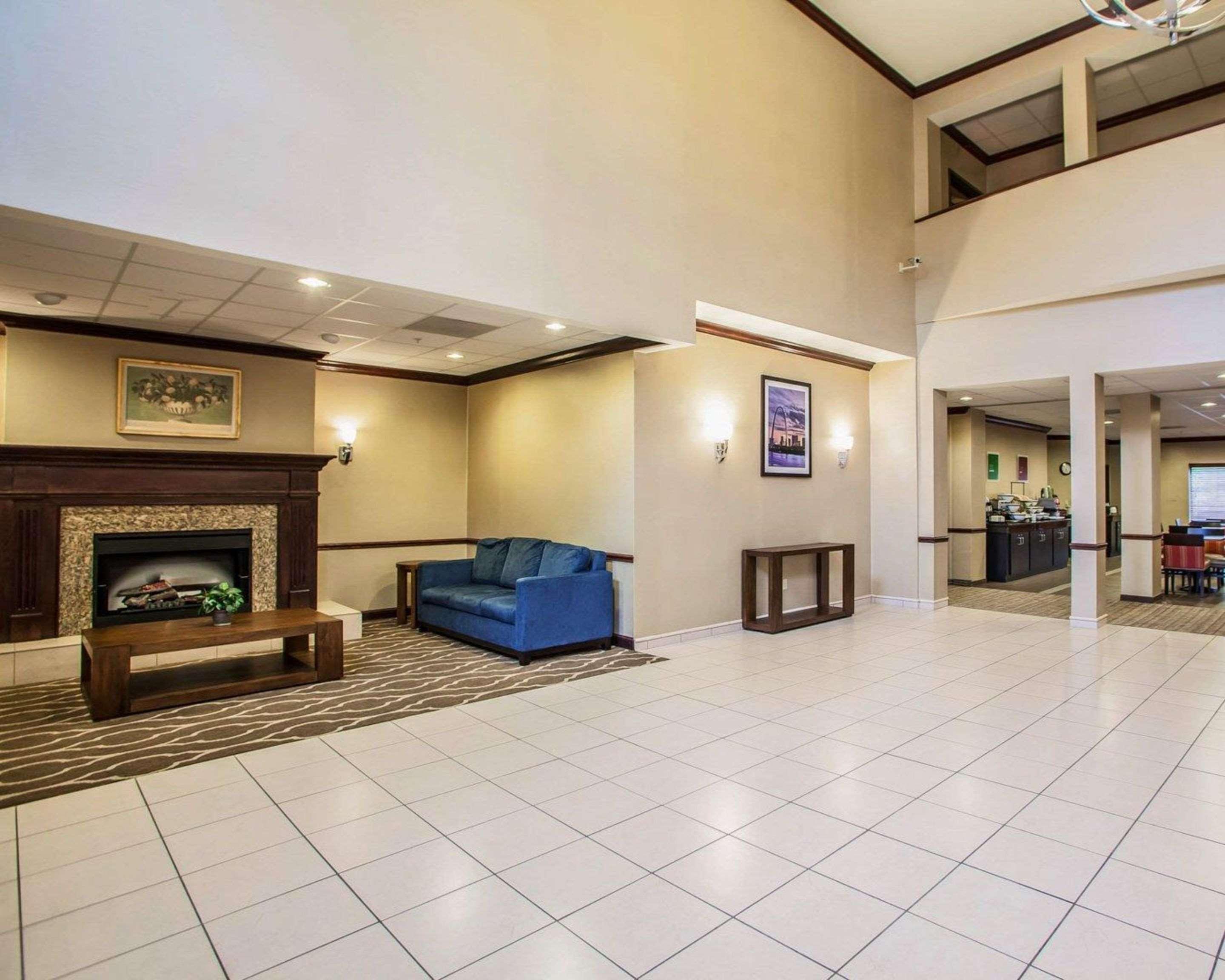 Hotel Comfort & St Louis-o'fallon 3*